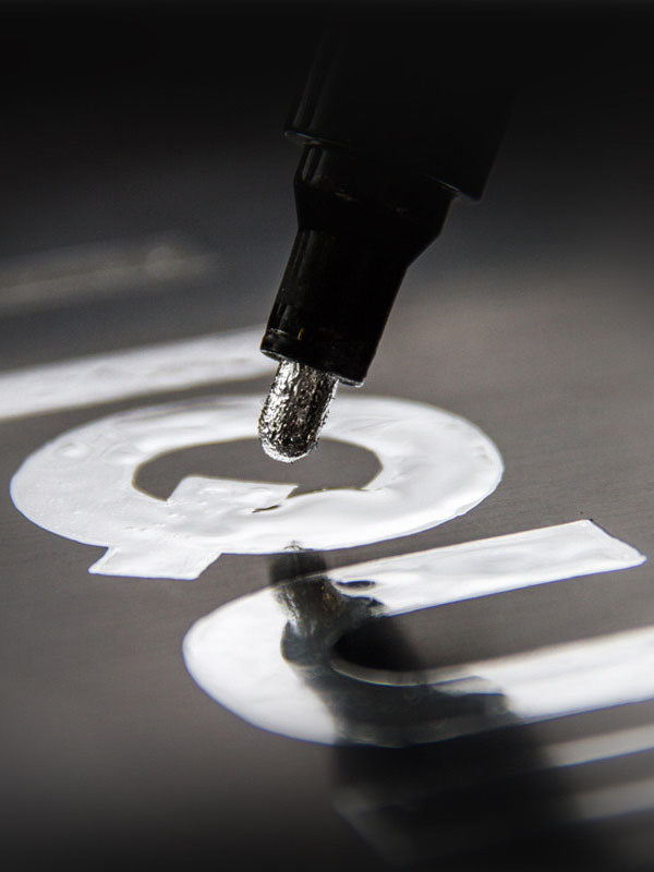 Liquid Chrome Marker by Molotow